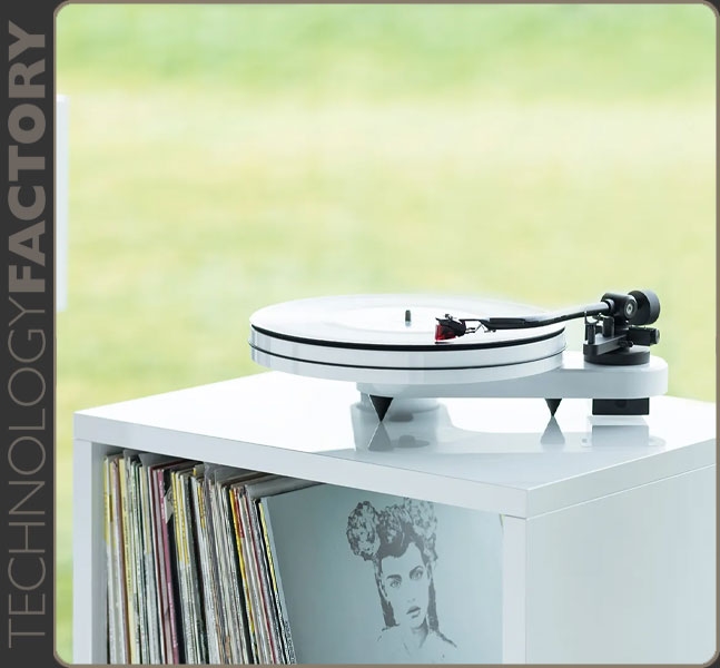 Pro-Ject RPM 1 Carbon / 2M Red